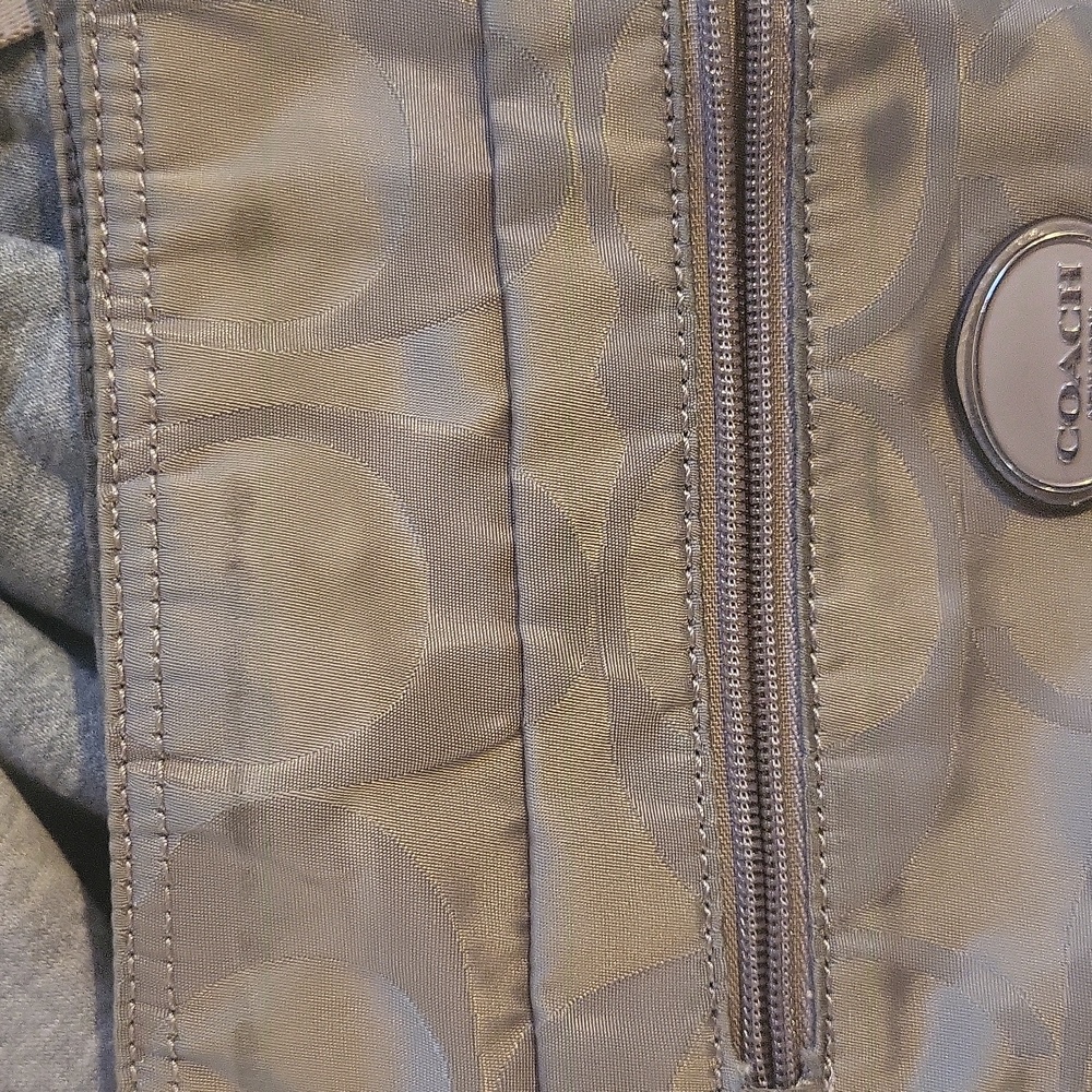 Coach - Picture 5 of 5